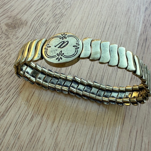 Anthropologie Gold-Tone Sweetheart Expansion Bracelet!!🔥🔥🔥 - Picture 8 of 13